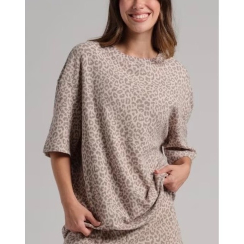 Comfrt Unisex Leopard Print Waffle Knit Oversized T-Shirt Tan Grey XL